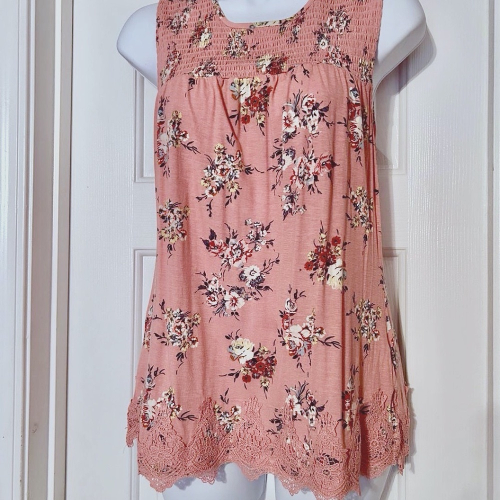 Belle du Jour Sleeveless Top Back Button Closure S M